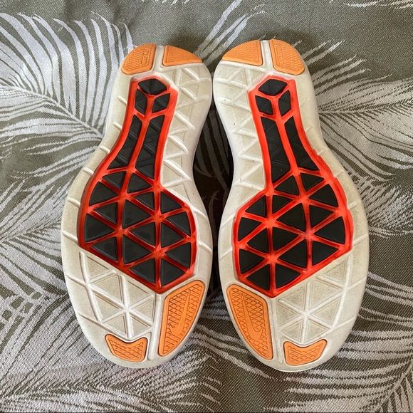 Nike Flex Run Women's Running Shoes - Picture 8 of 9